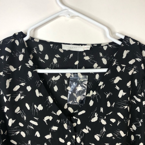 Lush black ivory v-neck button down long sleeve blouse L - Picture 2 of 9